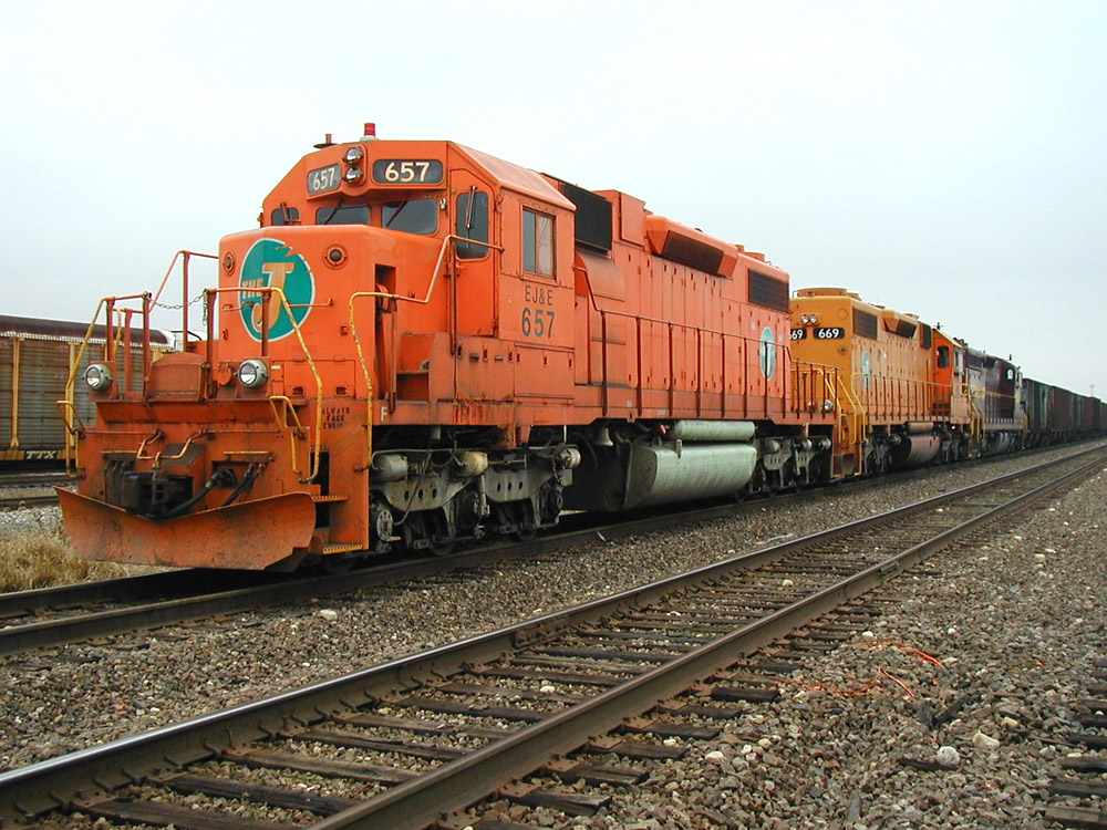 neal_trains_415